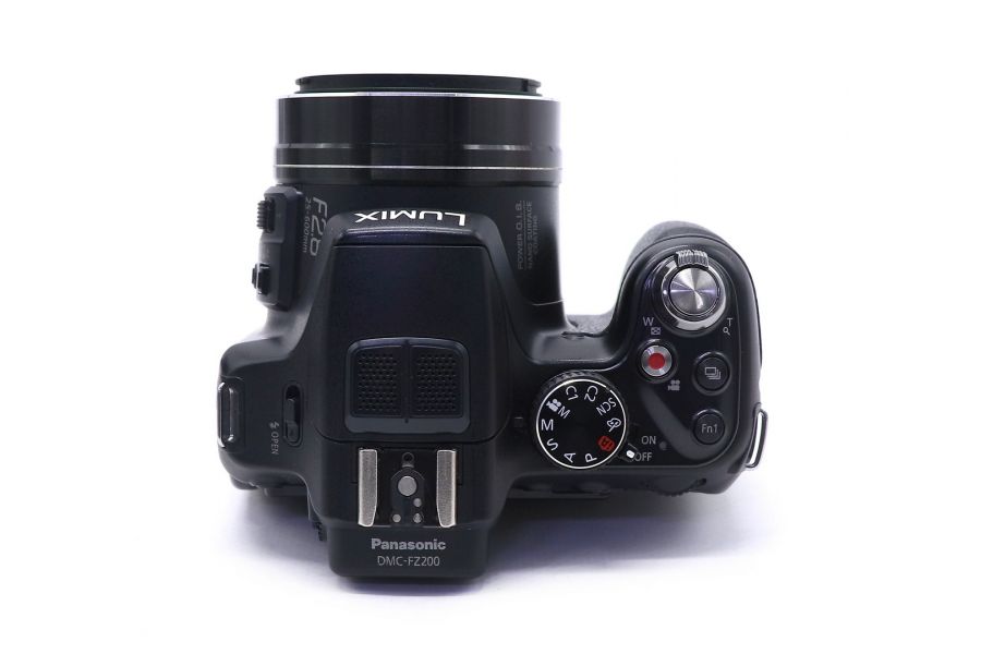 Panasonic Lumix DMC-FZ200 в упаковке