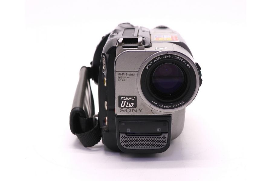 Видеокамера Sony CCD-TRV845E