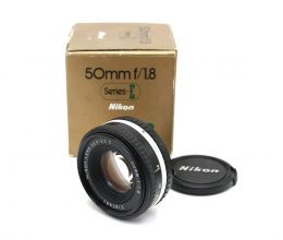 Nikon 50mm f/1.8 Series E в упаковке