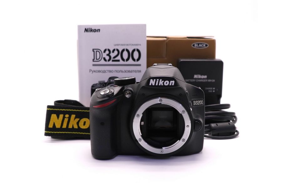 Nikon D3200 body в упаковке (пробег 5500 кадров)