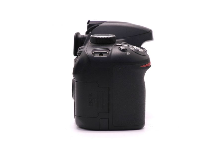 Nikon D3200 body в упаковке (пробег 5500 кадров)