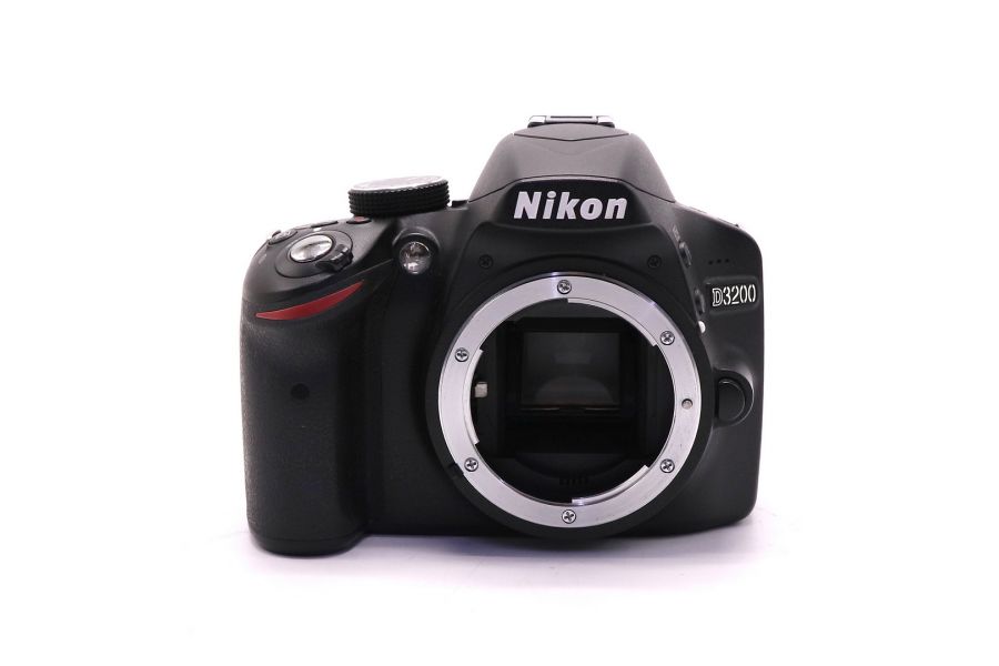 Nikon D3200 body в упаковке (пробег 5500 кадров)