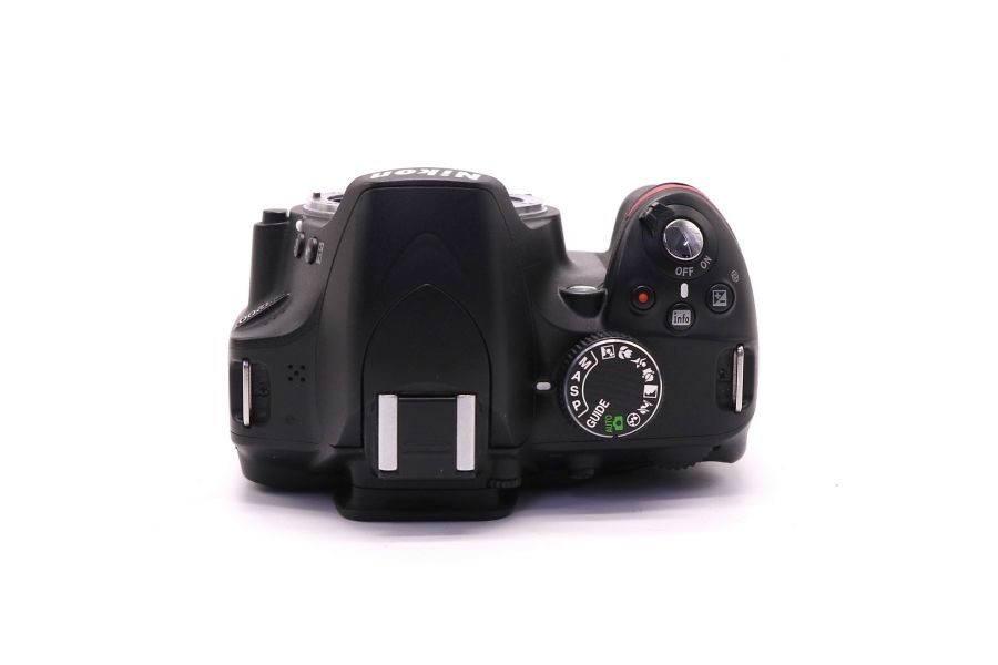 Nikon D3200 body в упаковке (пробег 5500 кадров)