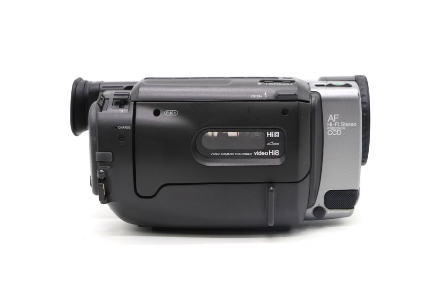 Видеокамера Sony CCD-TR3000E