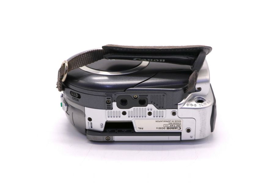 Видеокамера Canon DC50