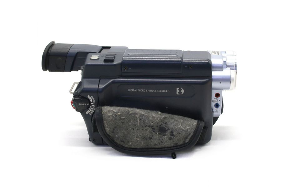 Видеокамера Sony DCR-TRV355E в упаковке