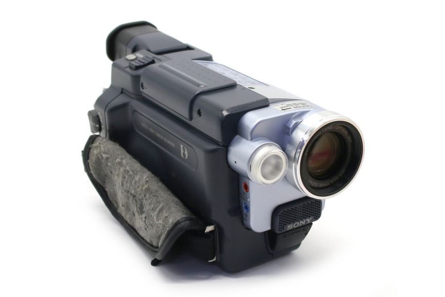 Видеокамера Sony DCR-TRV355E в упаковке