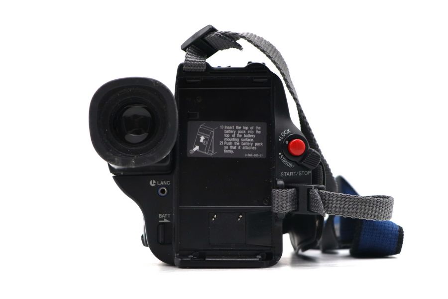 Видеокамера Sony CCD-TR330E