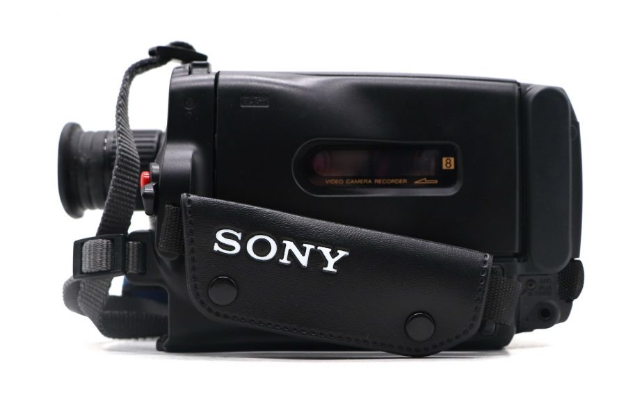 Видеокамера Sony CCD-TR330E