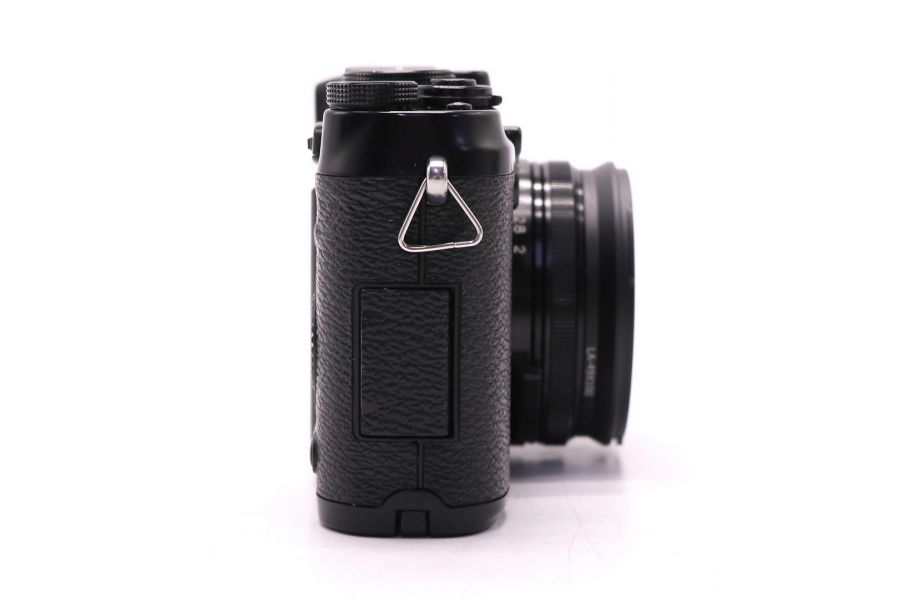 Fujifilm X100 Black Limited Edition премиум-класса