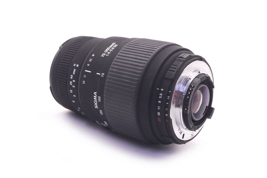Sigma AF 70-300mm f/4-5.6D APO Macro for Nikon (Japan, 2005)
