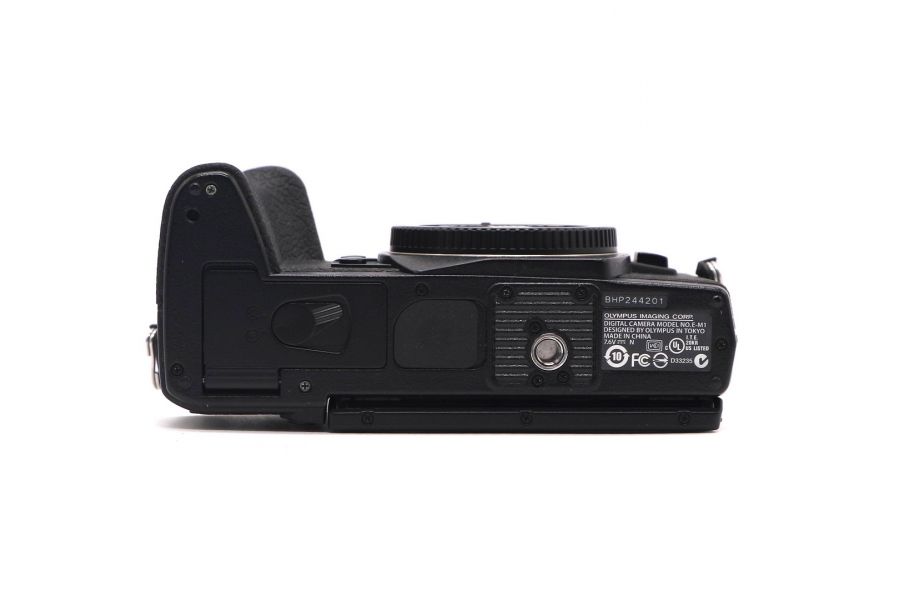 Olympus OM-D E-M1 body (пробег 11125 кадров)