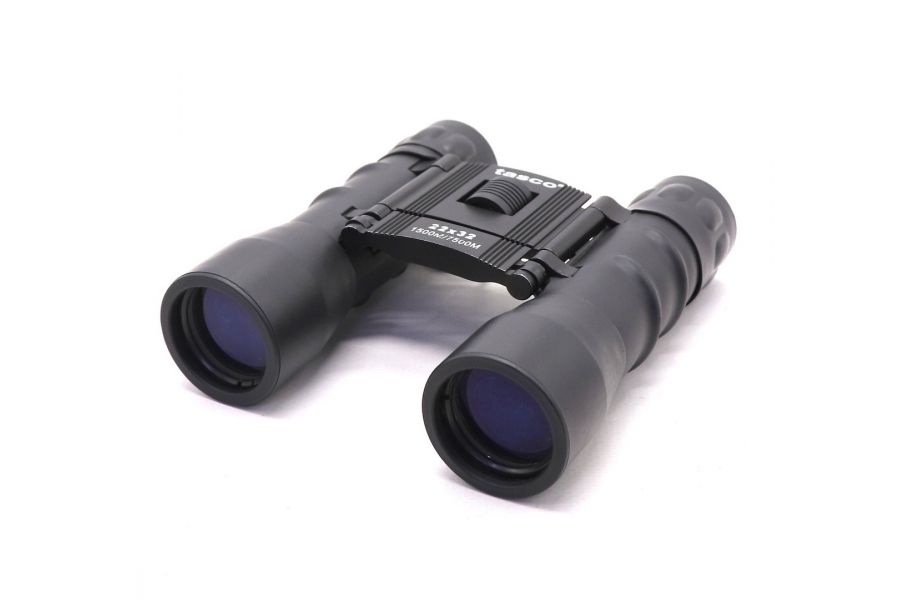 Бинокль Tasco 22х32 черный 
