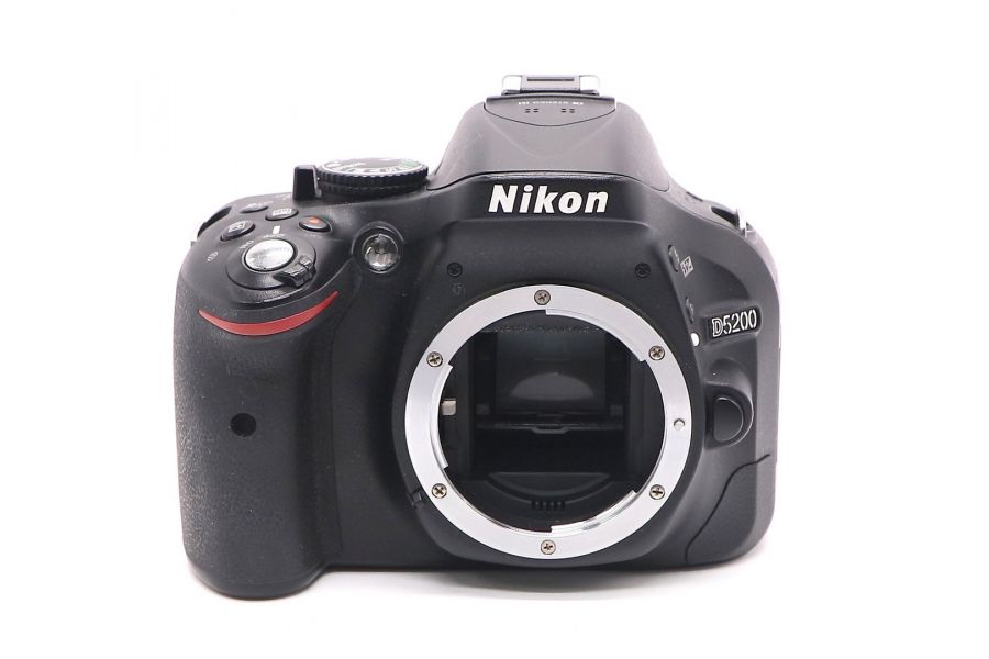 Nikon D5200 body в упаковке (пробег 26275 кадров)