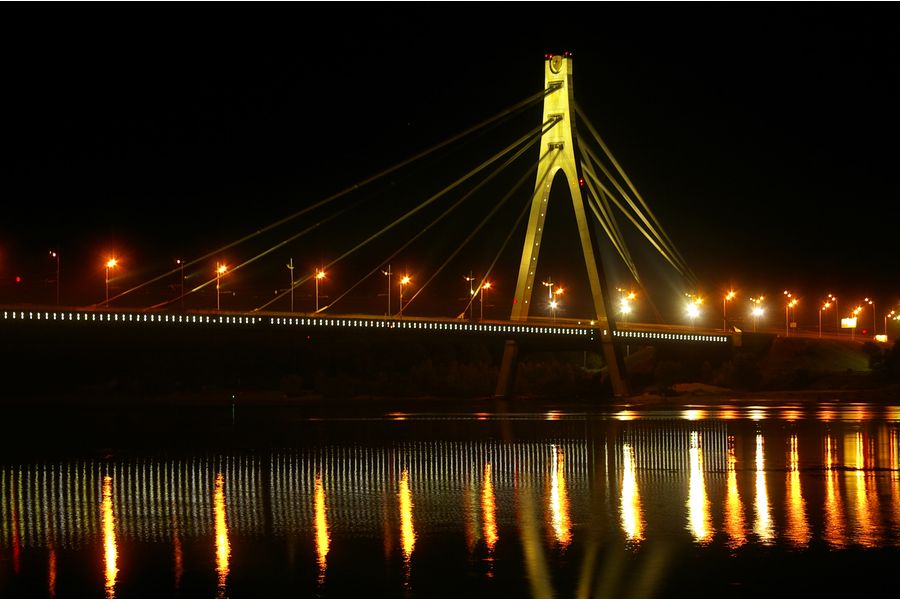 Tokina AT-X 24-200mm f/3.5-5.6 (AT-X M200) AF