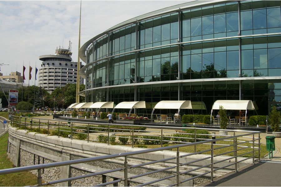 Tokina AT-X 24-200mm f/3.5-5.6 (AT-X M200) AF