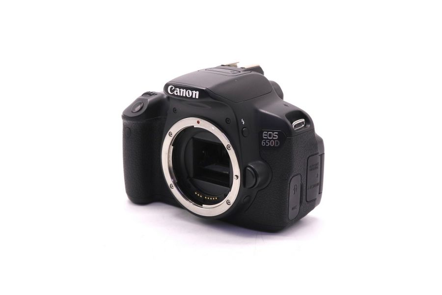 Canon EOS 650D body в упаковке (пробег 1910 кадров)