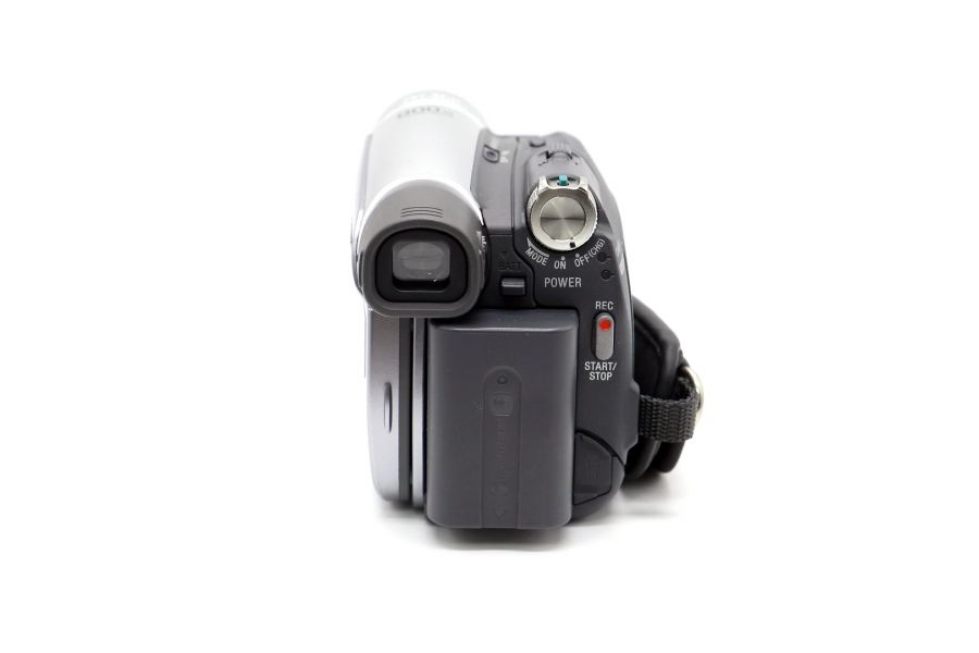 Видеокамера Sony DCR-HC28E