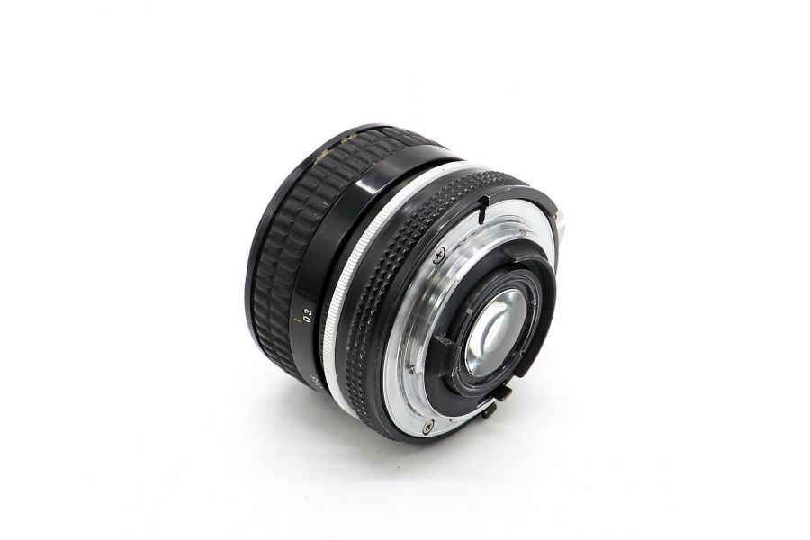 Nikon 28mm f/2.8 Nikkor