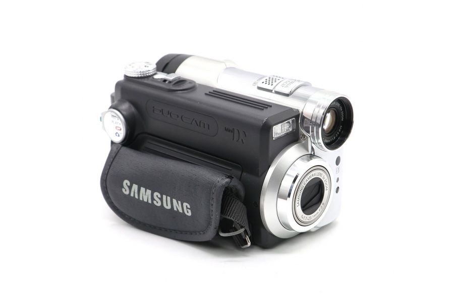 Видеокамера Samsung VP-D6550i в упаковке