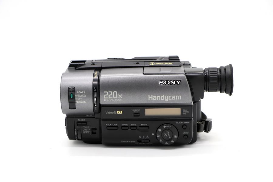 Видеокамера Sony CCD-TR511E