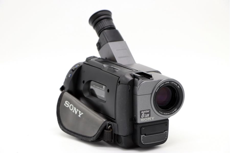 Видеокамера Sony CCD-TR511E