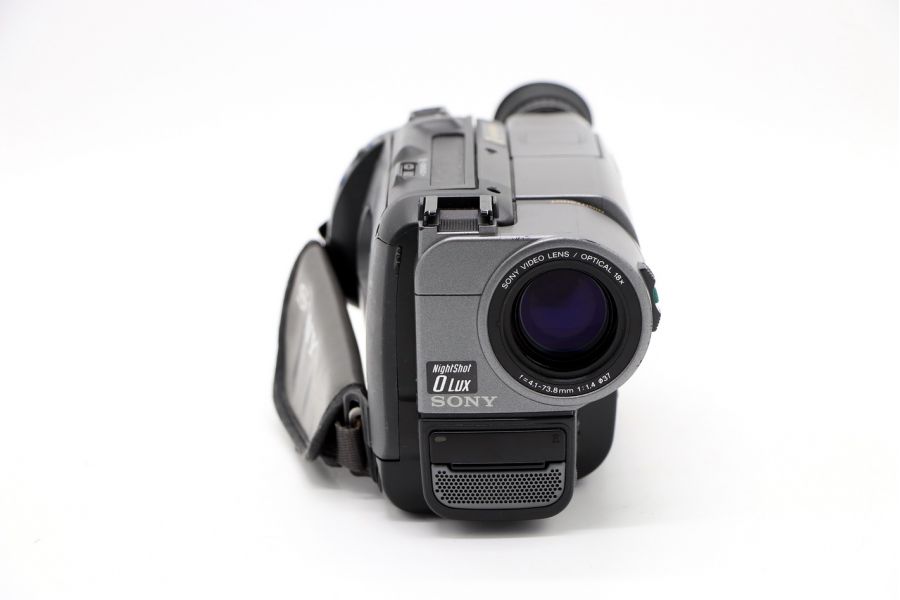 Видеокамера Sony CCD-TR511E