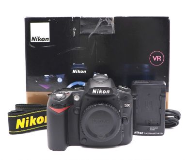 Nikon D90 body в упаковке (пробег 2745 кадров)