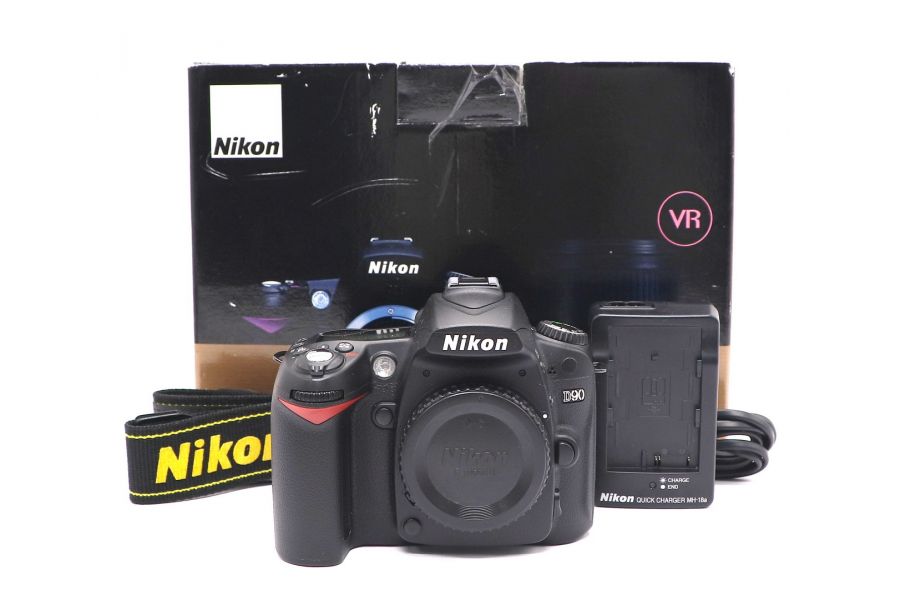Nikon D90 body в упаковке (пробег 2745 кадров)