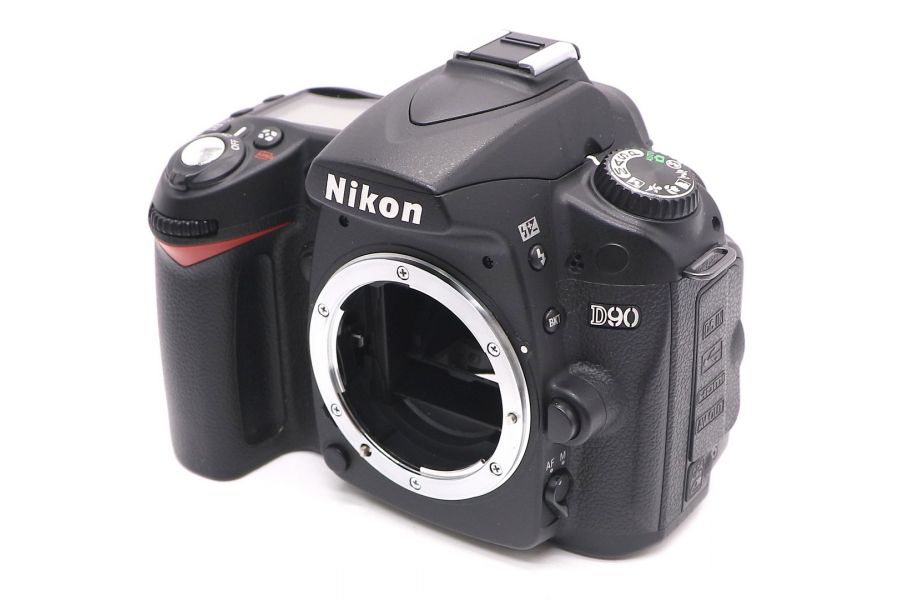 Nikon D90 body в упаковке (пробег 2745 кадров)
