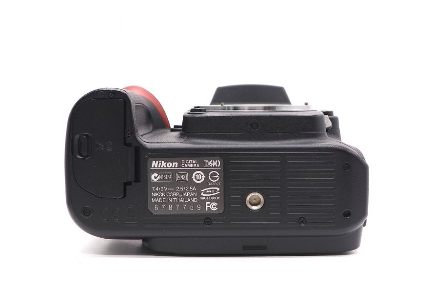 Nikon D90 body в упаковке (пробег 2745 кадров)