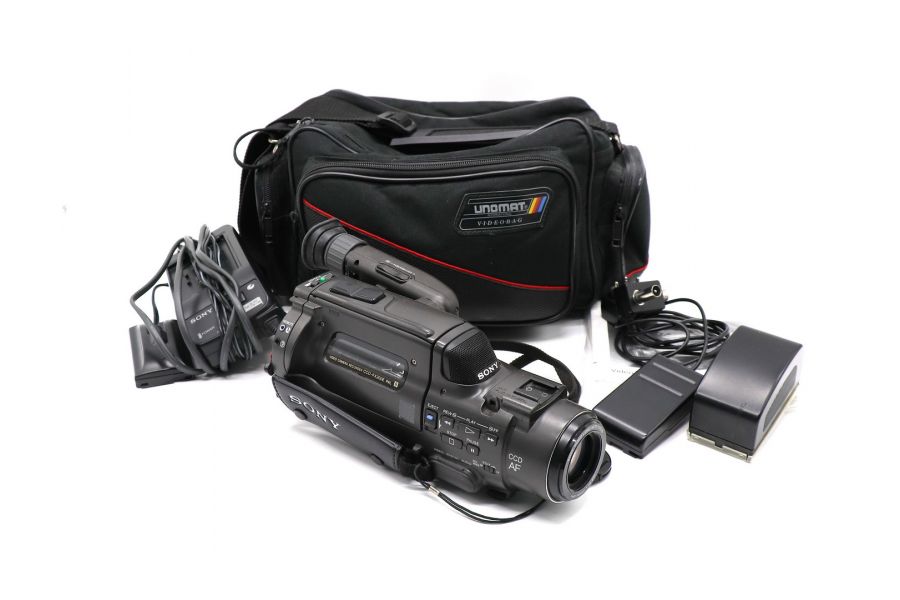 Видеокамера Sony CCD-FX200E