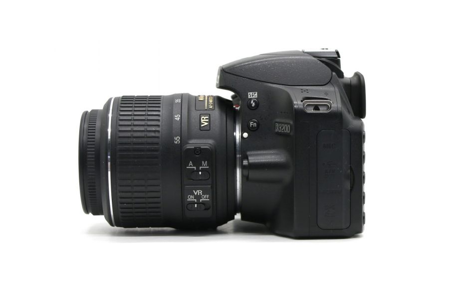 Nikon D3200 kit в упаковке (пробег 12710 кадров)