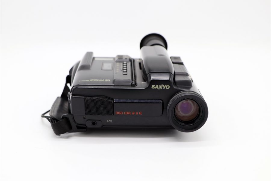 Видеокамера Sanyo VM-ES88P