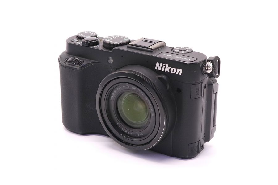 Nikon Coolpix P7700 (China)