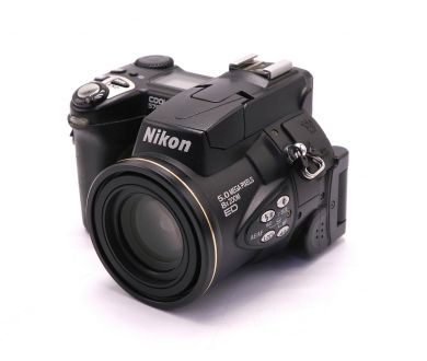 Nikon Coolpix E5700