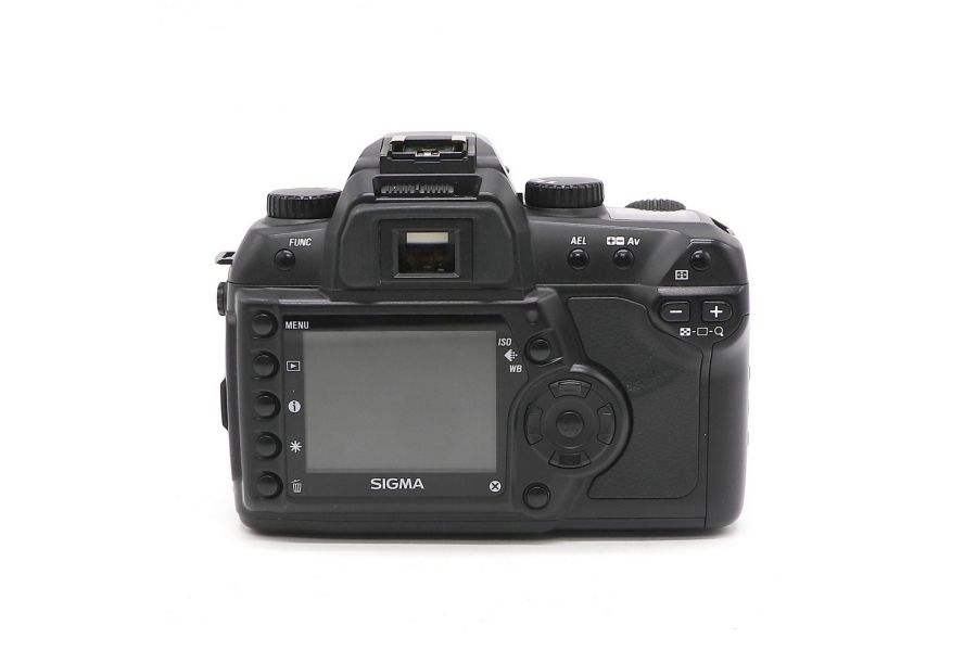 Sigma SD14 kit 17-70mm f/2.8-4 DC MACRO OS HSM