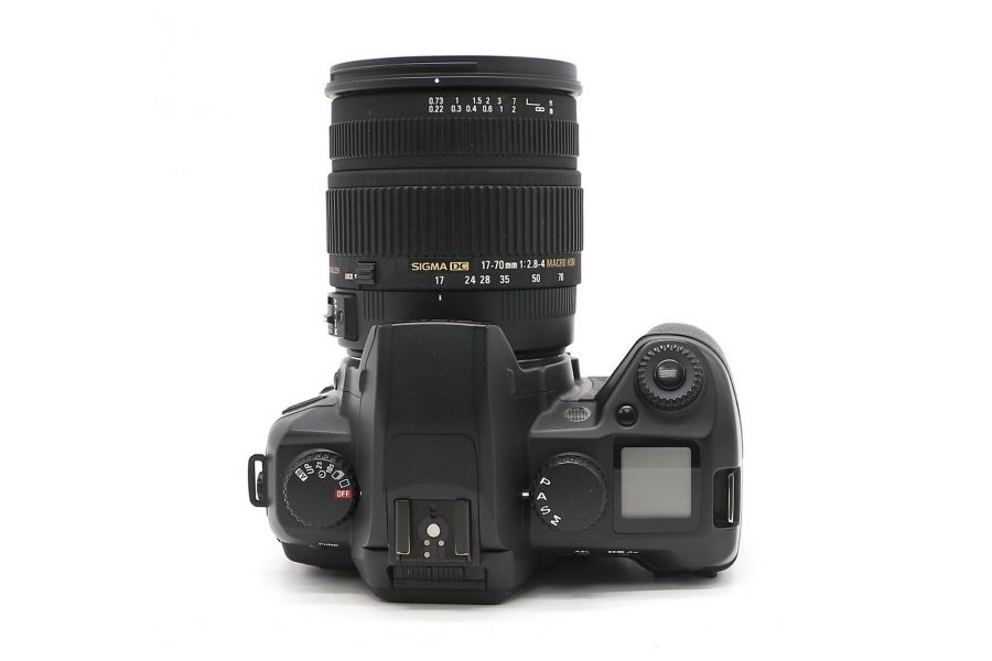 Sigma SD14 kit 17-70mm f/2.8-4 DC MACRO OS HSM