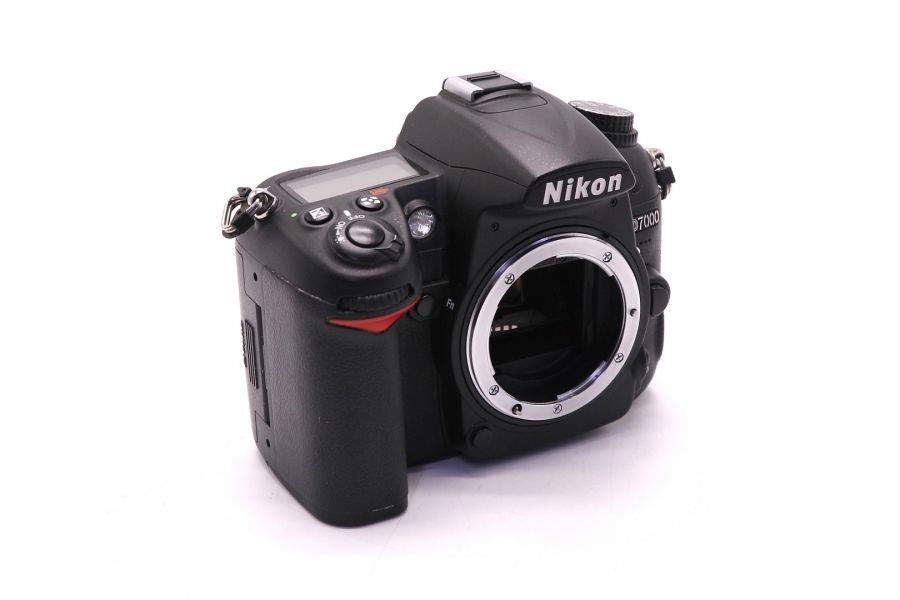 Nikon D7000 body в упаковке (пробег 74500 кадров)