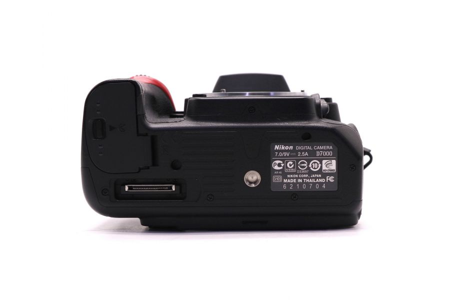 Nikon D7000 body в упаковке (пробег 74500 кадров)