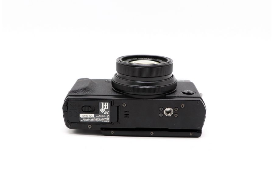 Fujifilm X30 box