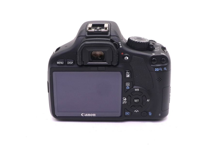 Canon EOS 550D kit (пробег 1535 кадров)