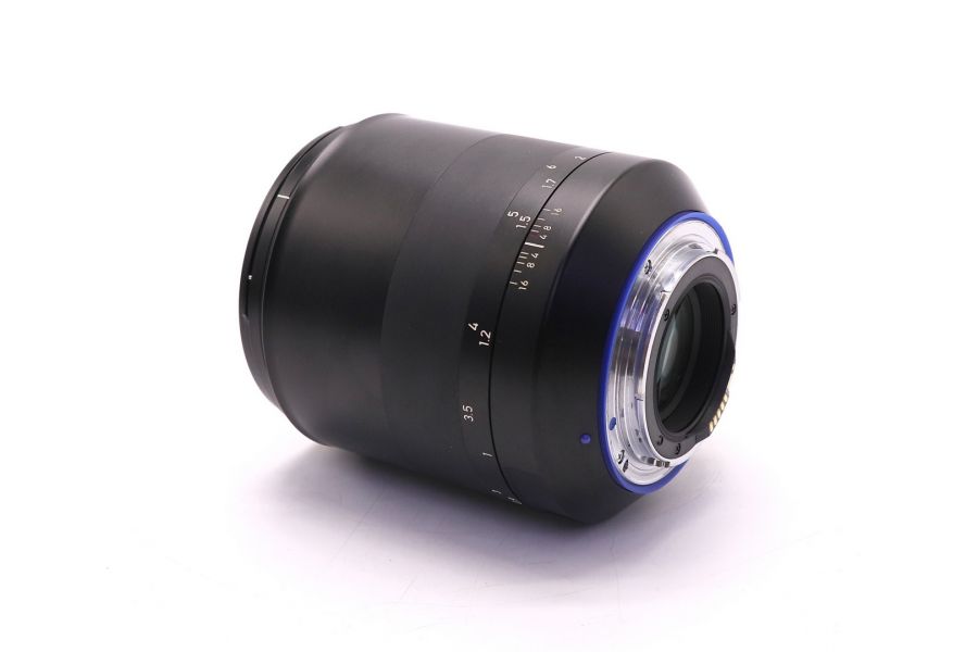 Zeiss Milvus 85mm f/1.4 ZE в упаковке