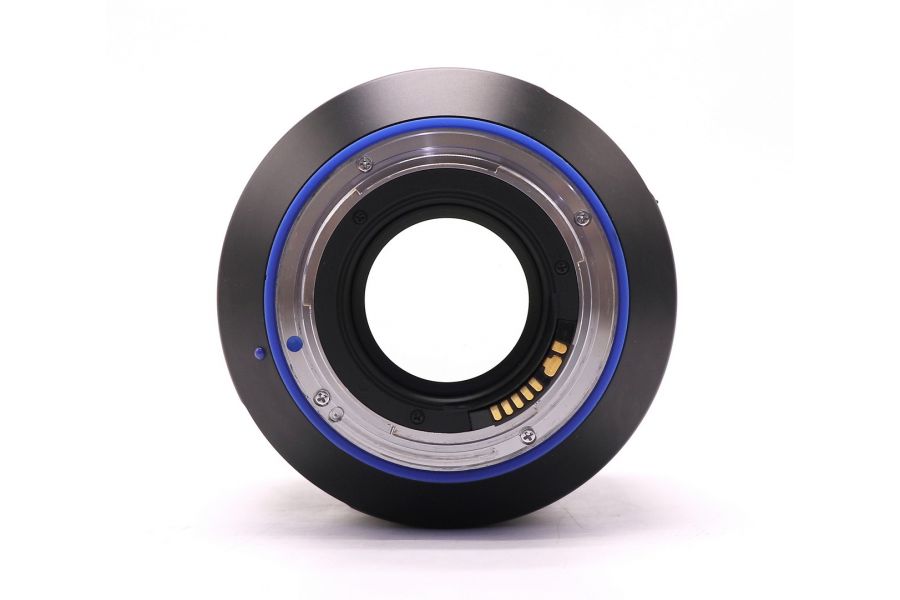 Zeiss Milvus 85mm f/1.4 ZE в упаковке