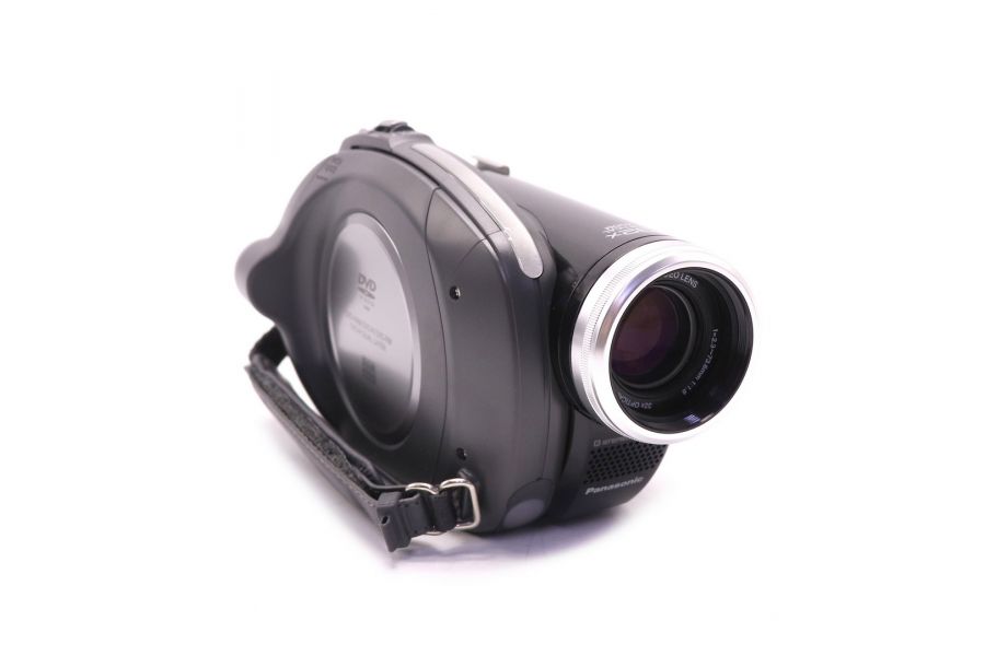 Видеокамера Panasonic VDR-D230 в упаковке