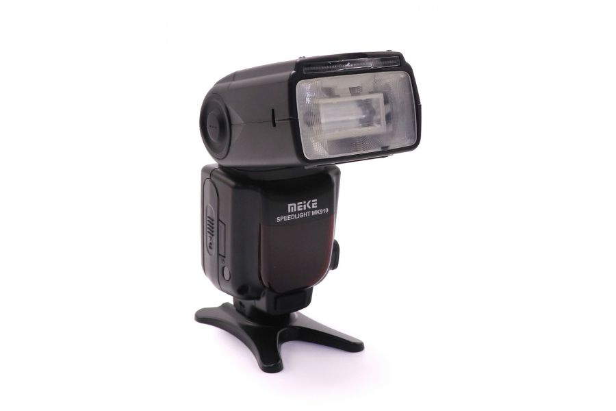 Фотовспышка Meike speedlight MK910 в упаковке