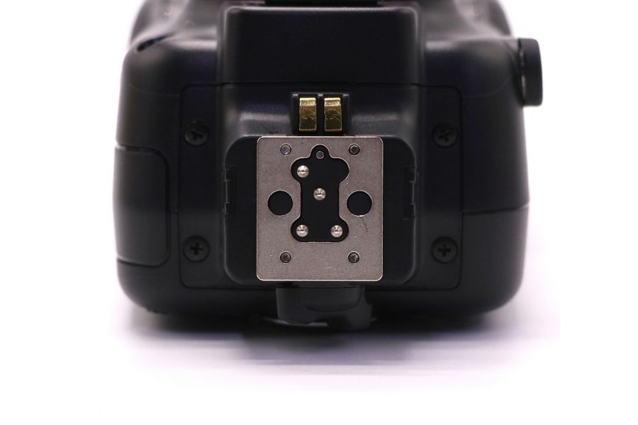 Фотовспышка Meike speedlight MK910 в упаковке