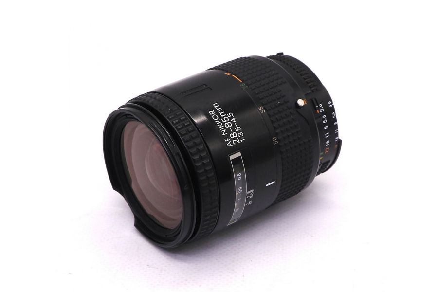 Nikon 28-85mm f/3.5-4.5 AF Nikkor (Japan 1987) 