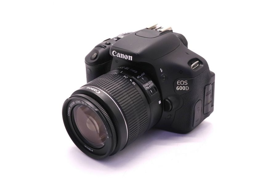 Canon EOS 600D kit в упаковке (пробег 3820 кадров)