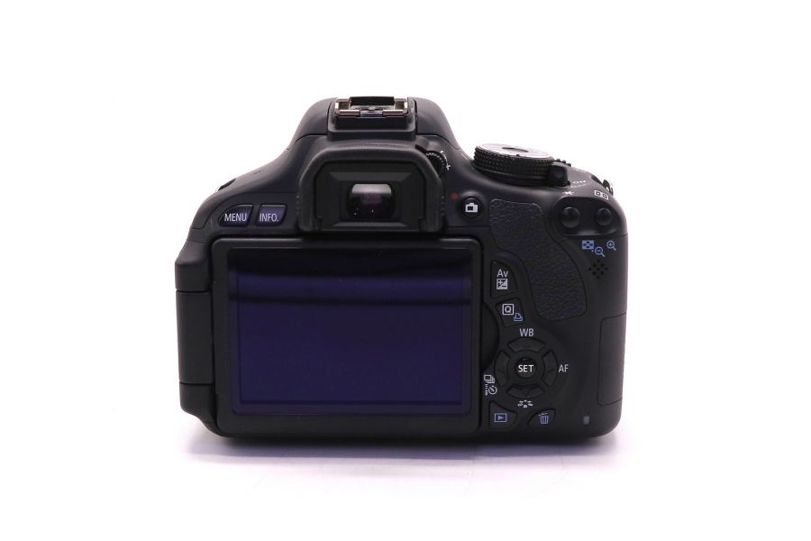 Canon EOS 600D kit в упаковке (пробег 3820 кадров)